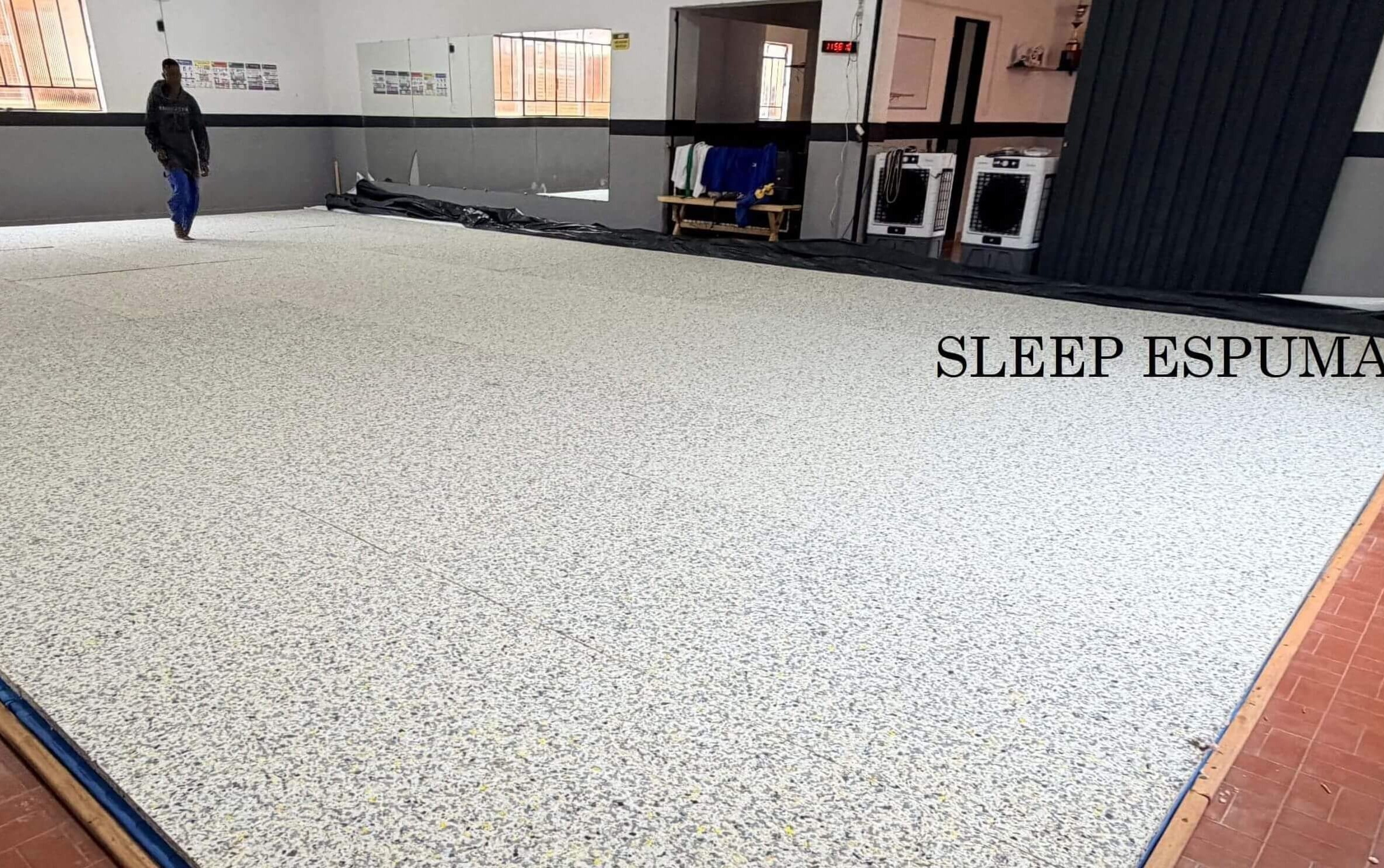Tatame espuma aglomerada D100 instalado em academia de jiu-jitsu e artes marciais Sleep Espuma SP