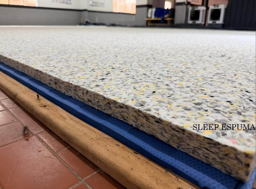 Placa de espuma aglomerada D100 alta densidade para tatame academia Sleep Espuma Serra Negra SP