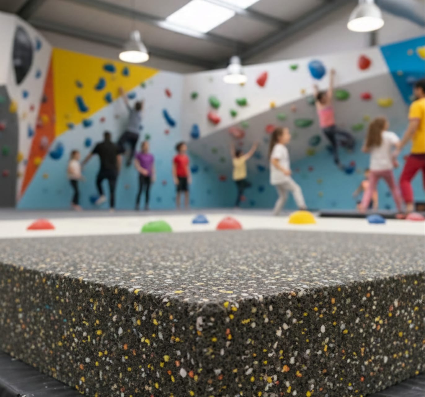 Área de escalada infantil com espuma aglomerada de segurança D80 Sleep Espuma Serra Negra SP